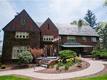 The English Inn Eaton Rapids Exterior photo